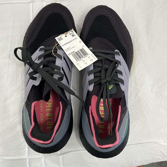 Adidas Ultraboost 21 Women’s 8 - Picture 3 of 9